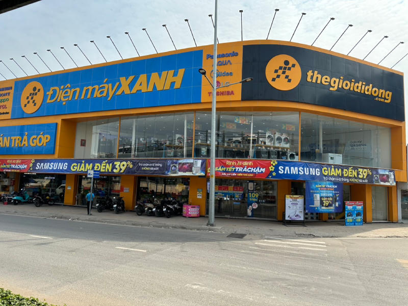 Điện Máy Xanh chuẩn bị phát hành trái phiếu kèm chứng quyền. (Ảnh minh họa)