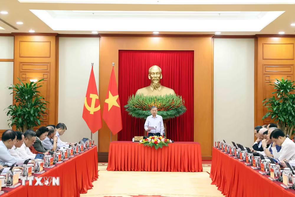 Tổng Bí thư, Chủ tịch nước Tô Lâm phát biểu. (Ảnh: Thống Nhất/TTXVN) ttxvn-tong-bi-thu-chu-tich-nuoc-to-lam-chu-tri-phien-hop-thu-hai-ban-chi-dao-tong-ket-100-nam-dang-lanh-dao-cach-mang-viet-nam-1709-1.jpg