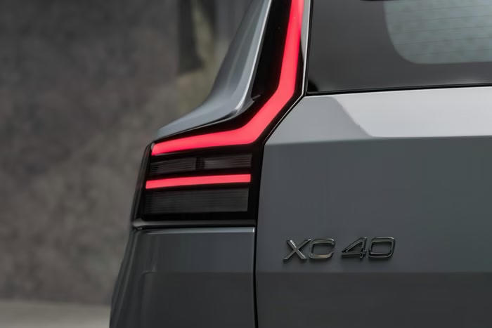 Volvo tiếp tục làm mới XC40 bằng những thay đổi về ngoại thất, màn hình trung tâm 11,2 inch và trợ lý AI Google Gemini. (Ảnh: Volvo)