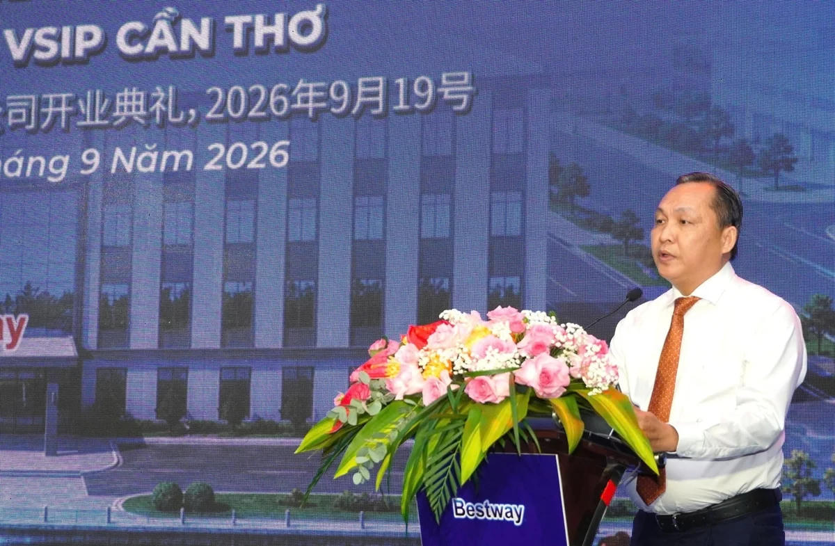 Ông Lê Công Lý, Phó Chủ tịch thường trực UBND TP Cần Thơ phát biểu tại buổi lễ. Ảnh: Kim Anh/Báo NN&MT.