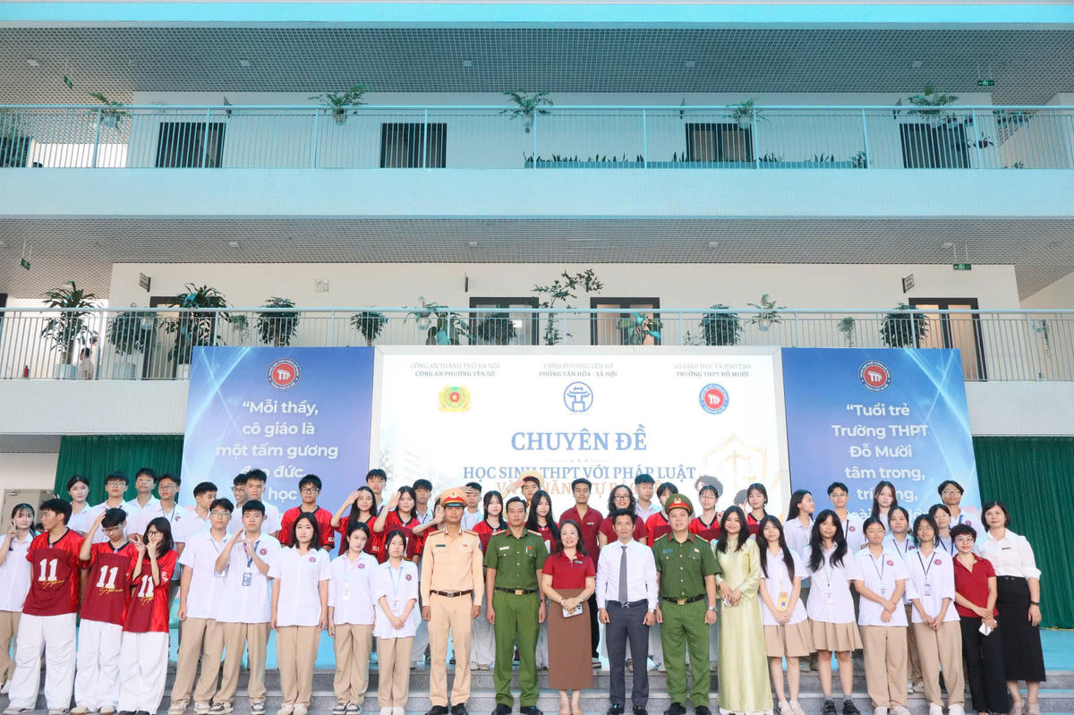Đội 14 đã phối hợp chặt chẽ với Công an các Phường, xã trên địa bàn đồng loạt tổ chức các tiết học ATGT đặc biệt tại Trường THPT Đỗ Mười.