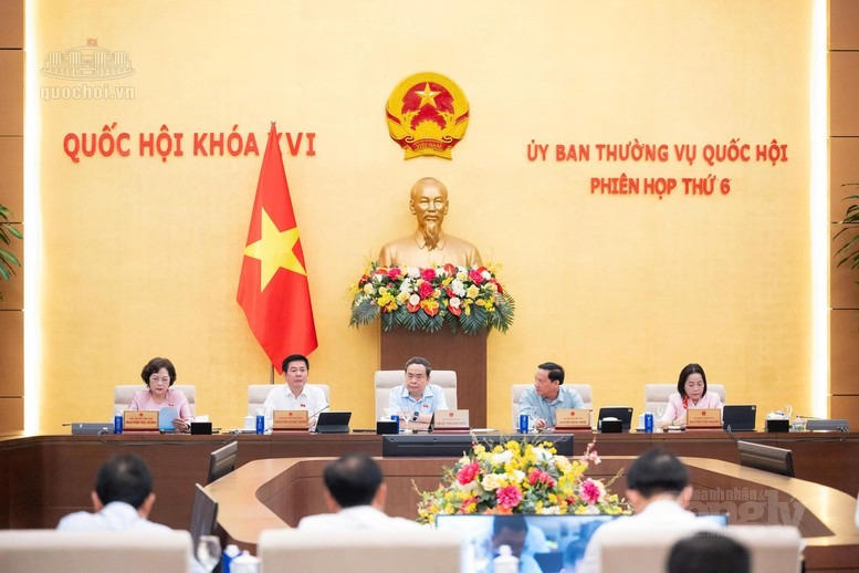 Tại phiên họp thứ 6 diễn ra vào sáng 22/9, Ủy ban Thường vụ Quốc hội cho ý kiến về dự án Luật Giao dịch hàng hóa phái sinh. Ảnh: Chinhphu.vn
