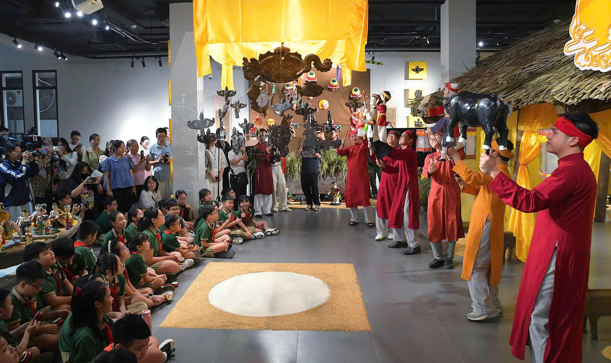 Tại Hà Nội, Lễ hội Trung thu 2026 bước vào ngày cuối tại Trung tâm Triển lãm Văn hóa Nghệ thuật Việt Nam, số 2 Hoa Lư. Ảnh: Báo Đại Đoàn Kết.