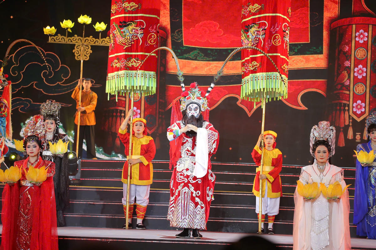 Biểu diễn hát bội là một trong những hoạt động trong khuôn khổ chương trình nghệ thuật. Ảnh: Ban tổ chức