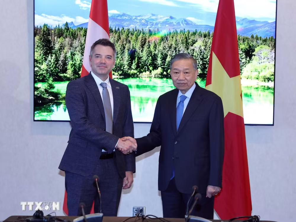 ttxvn_tong-bi-thu-chu-tich-nuoc-to-lam-tiep-mot-so-tap-doan-quy-dau-tu-lon-cua-canada-9050295-1.jpg