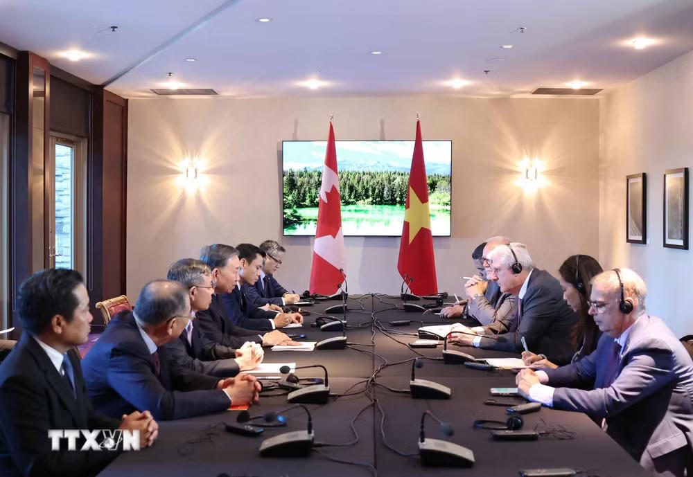ttxvn_tong-bi-thu-chu-tich-nuoc-to-lam-tiep-mot-so-tap-doan-quy-dau-tu-lon-cua-canada-9050296-1.jpg