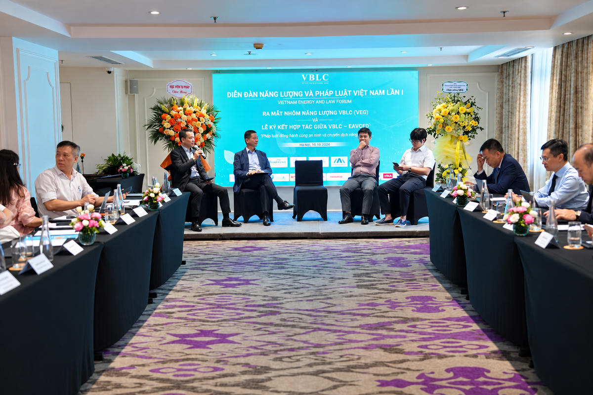 Diễn đàn Năng lượng và Pháp luật Việt Nam với chủ đề “Pháp luật đồng hành cùng an ninh và chuyển dịch năng lượng” chiều 2/10.
