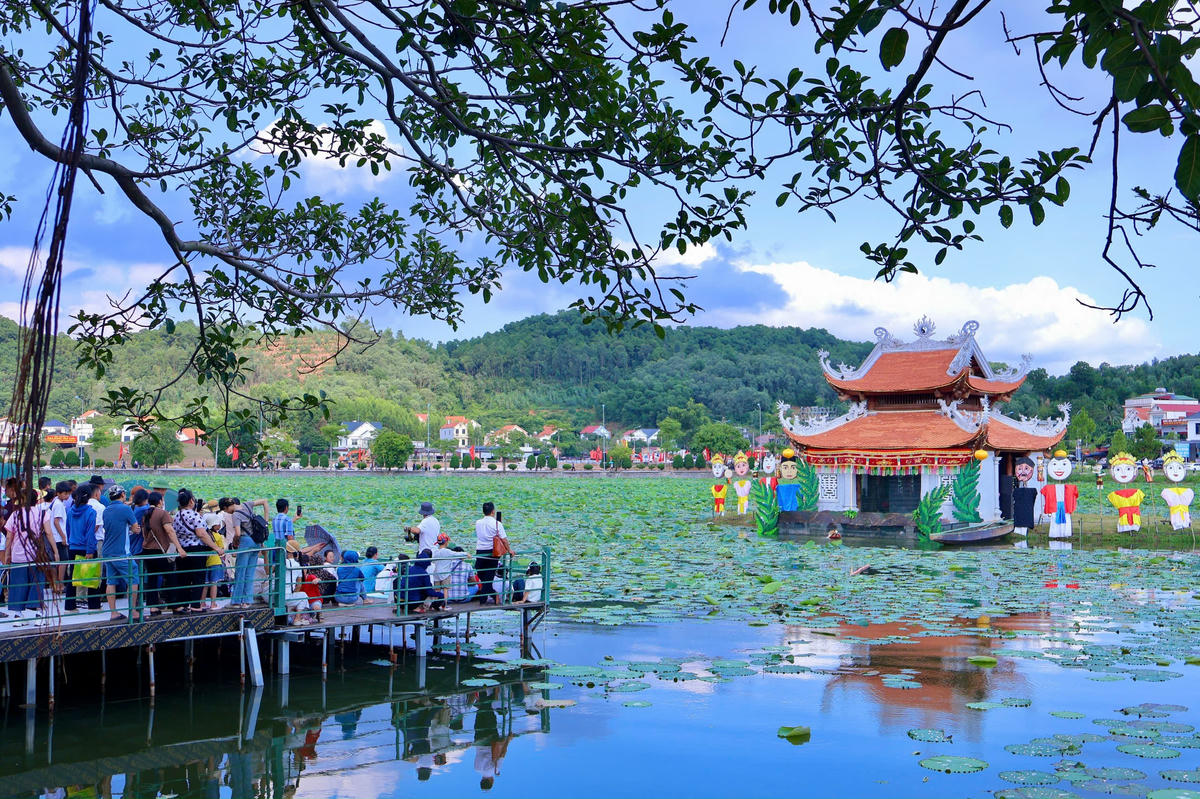 Đi - Nghe - Xem 3/10: Hà Nội rực sắc năm châu, giao hưởng London trở lại