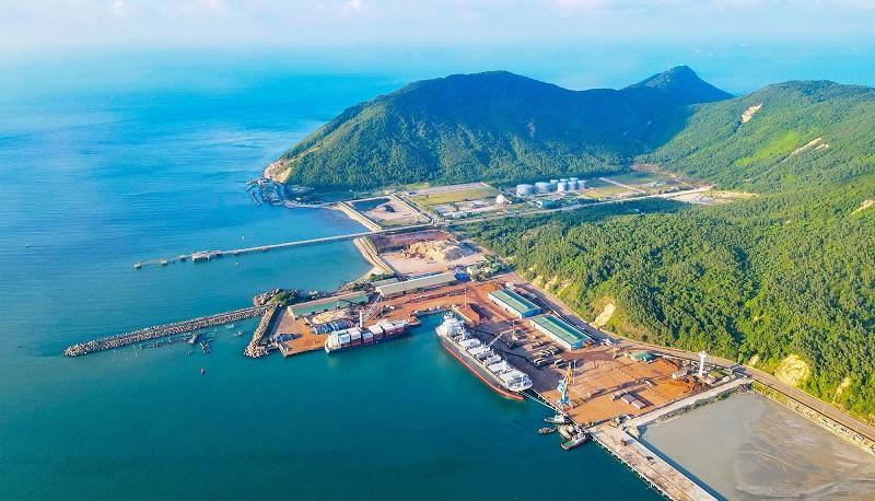 Khu kinh tế Vũng Áng được mở rộng lên khoảng 72.998 ha, định hướng phát triển công nghiệp, năng lượng, logistics, cảng biển và thương mại - dịch vụ.