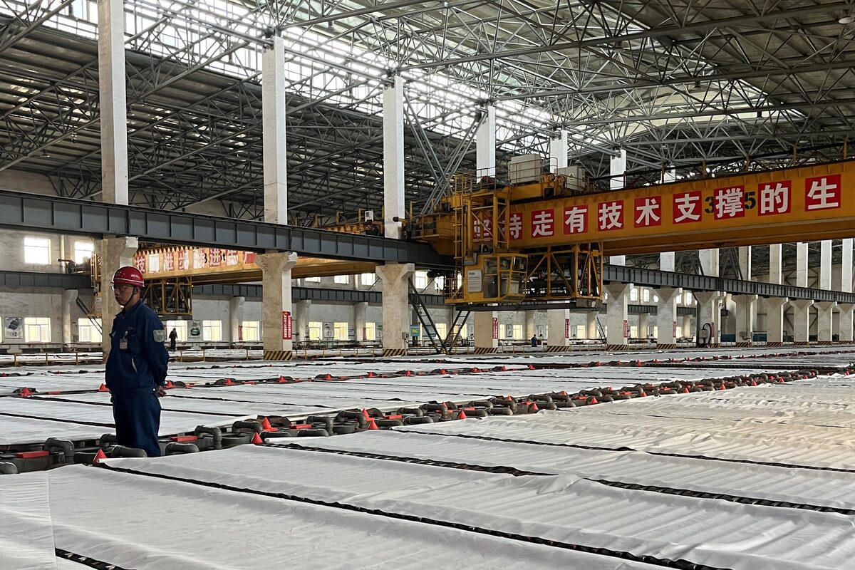 Hoạt động tại một nhà máy luyện đồng ở Yantai, tỉnh Sơn Đông, Trung Quốc. Ảnh: Reuters.
