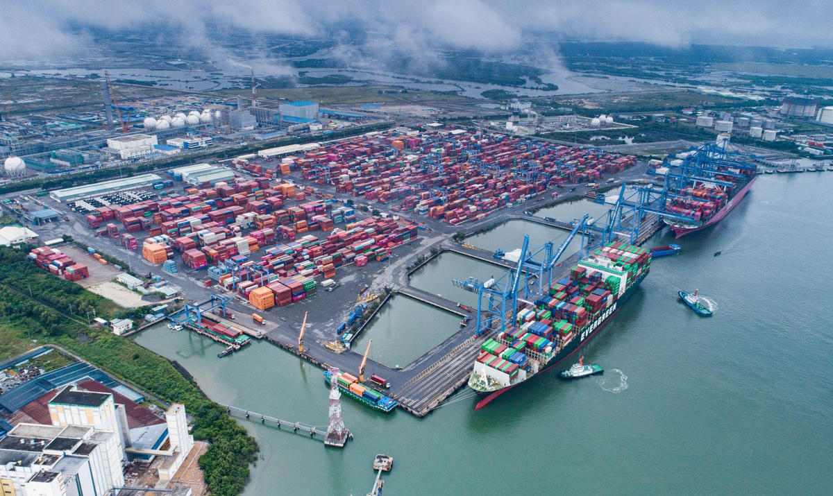 Khung pháp lý về khu thương mại tự do mở thêm dư địa thu hút đầu tư vào thương mại, logistics, sản xuất và dịch vụ.