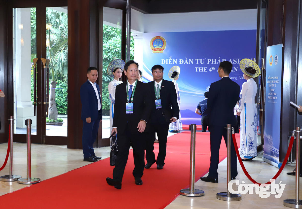 khai-mac-dien-dan-tu-phap_5469.jpg