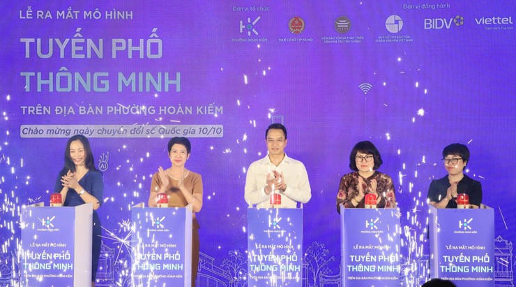 Hà Nội thí điểm “Tuyến phố thông minh” tại khu phố cổ Hoàn Kiếm. (Ảnh: Báo Đầu tư)