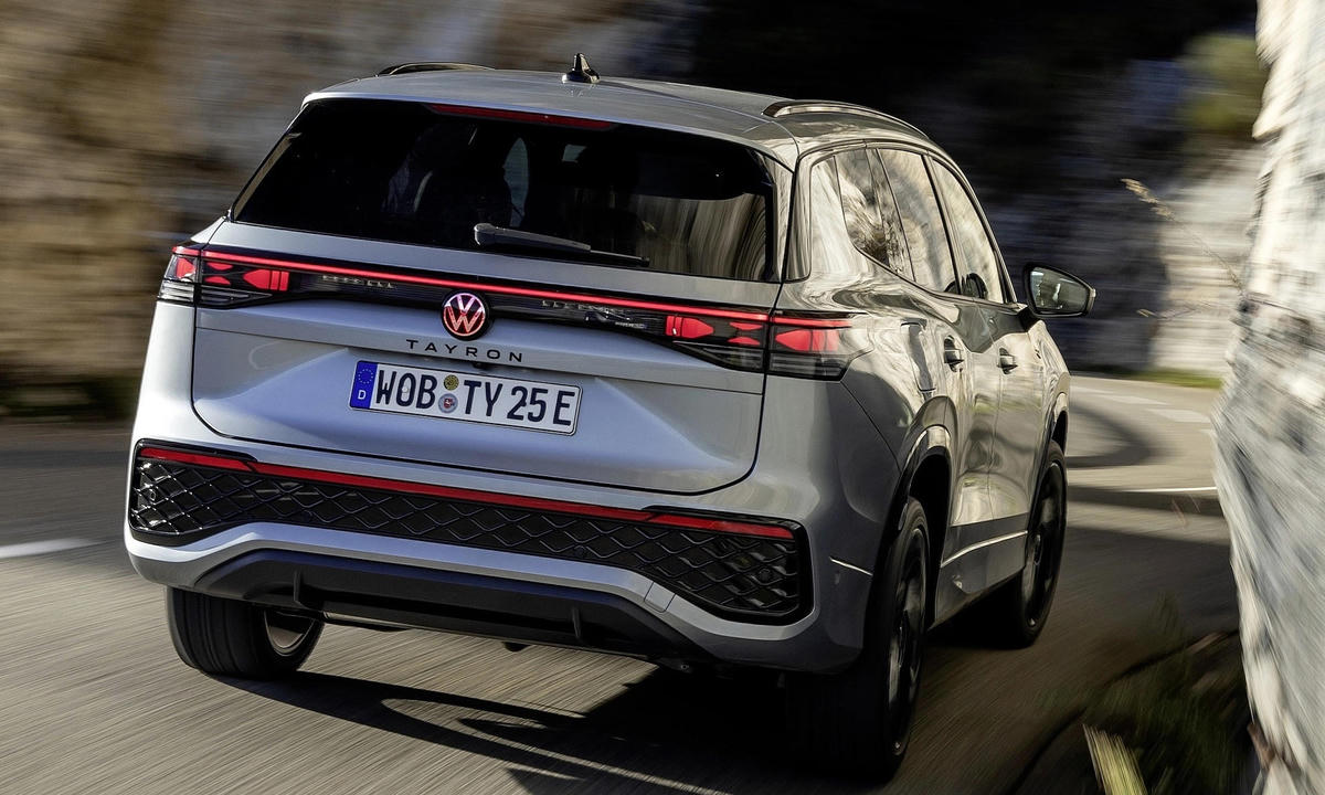 Tiguan dùng máy 1.4 tăng áp (1.4 TSI) trong khi Tayron có hai lựa chọn máy là 1.4 tăng áp và 2.0 tăng áp (2.0 TSI). (Ảnh: Volkswagen)