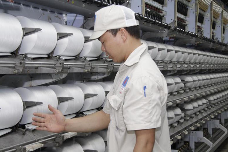 Việc duy trì biện pháp chống bán phá giá được đánh giá sẽ tiếp tục hỗ trợ ngành sản xuất sợi trong nước. Ảnh minh họa