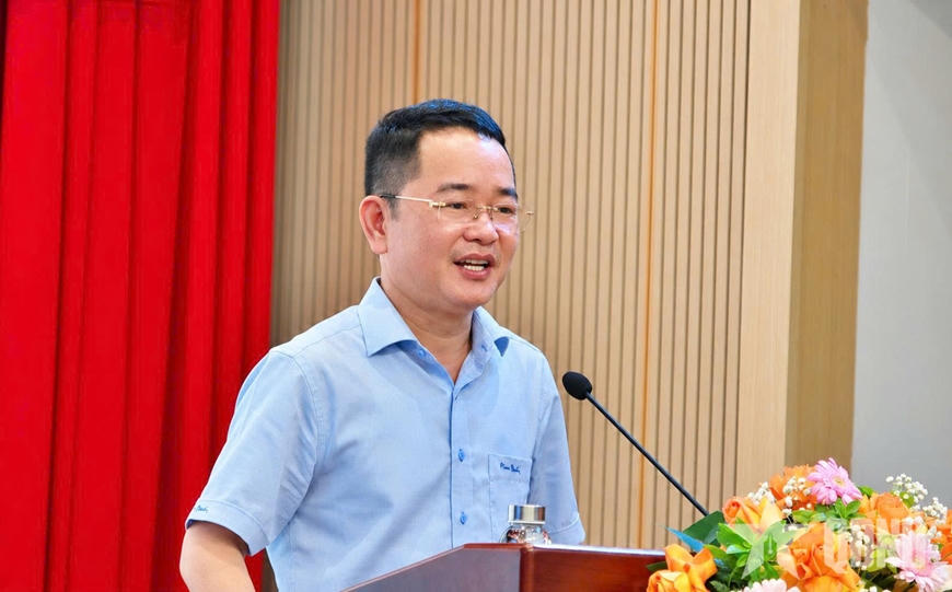 Tổng Biên tập Báo Pháp luật Việt Nam Vũ Hoài Nam phát biểu tại Tọa đàm. 