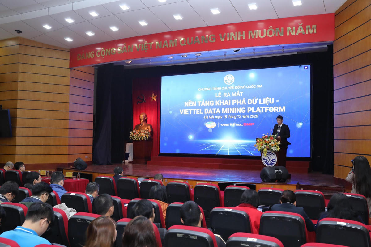 Lễ ra mắt nền tảng Khai phá dữ liệu  - Viettel Data Mining Platform.