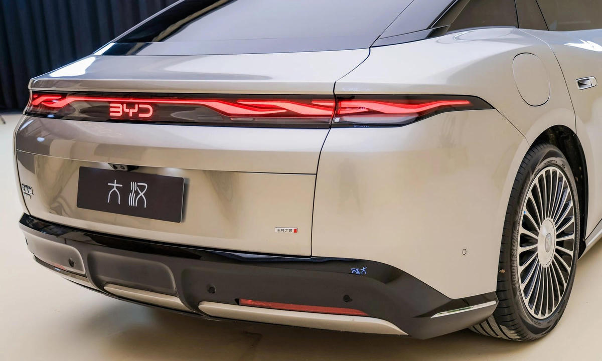 BYD Da Han: Sedan điện chạy 1.008 km, sạc gần đầy trong 9 phút