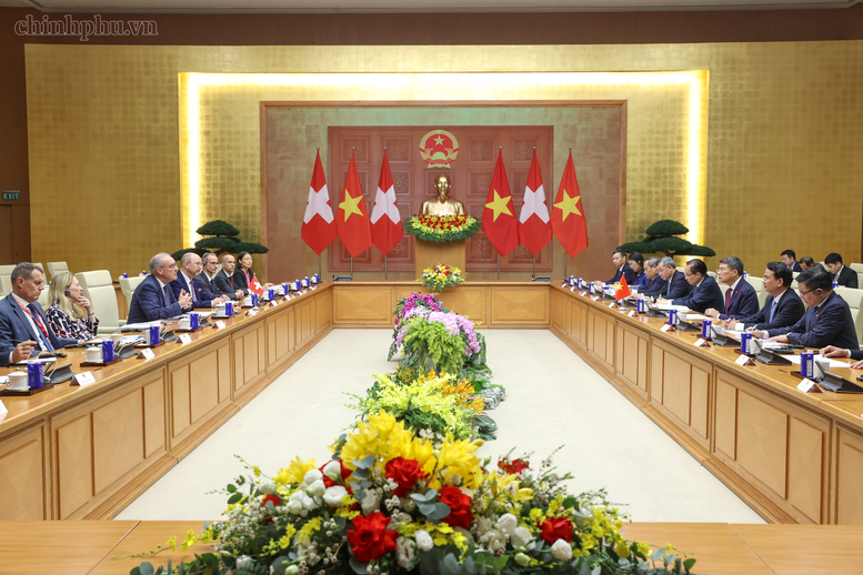 Thủ tướng Chính phủ Lê Minh Hưng đã hội kiến Tổng thống Thụy Sĩ Guy Parmelin trong khuôn khổ chuyến thăm chính thức Việt Nam của Tổng thống Thụy Sĩ và Phu nhân. Ảnh: Chinhphu.vn