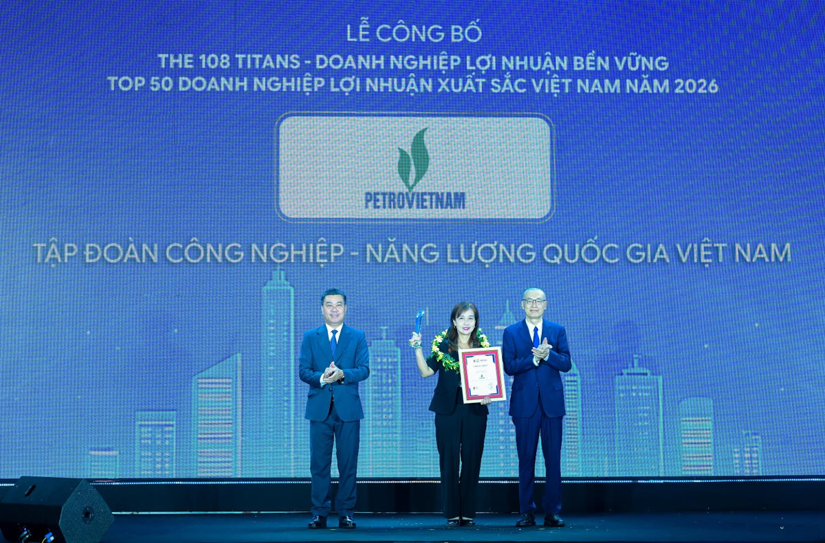 Petrovietnam dẫn đầu Top 50 Doanh nghiệp lợi nhuận xuất sắc Việt Nam, đồng thời được vinh danh trong danh sách The 108 Titans - Doanh nghiệp lợi nhuận bền vững.