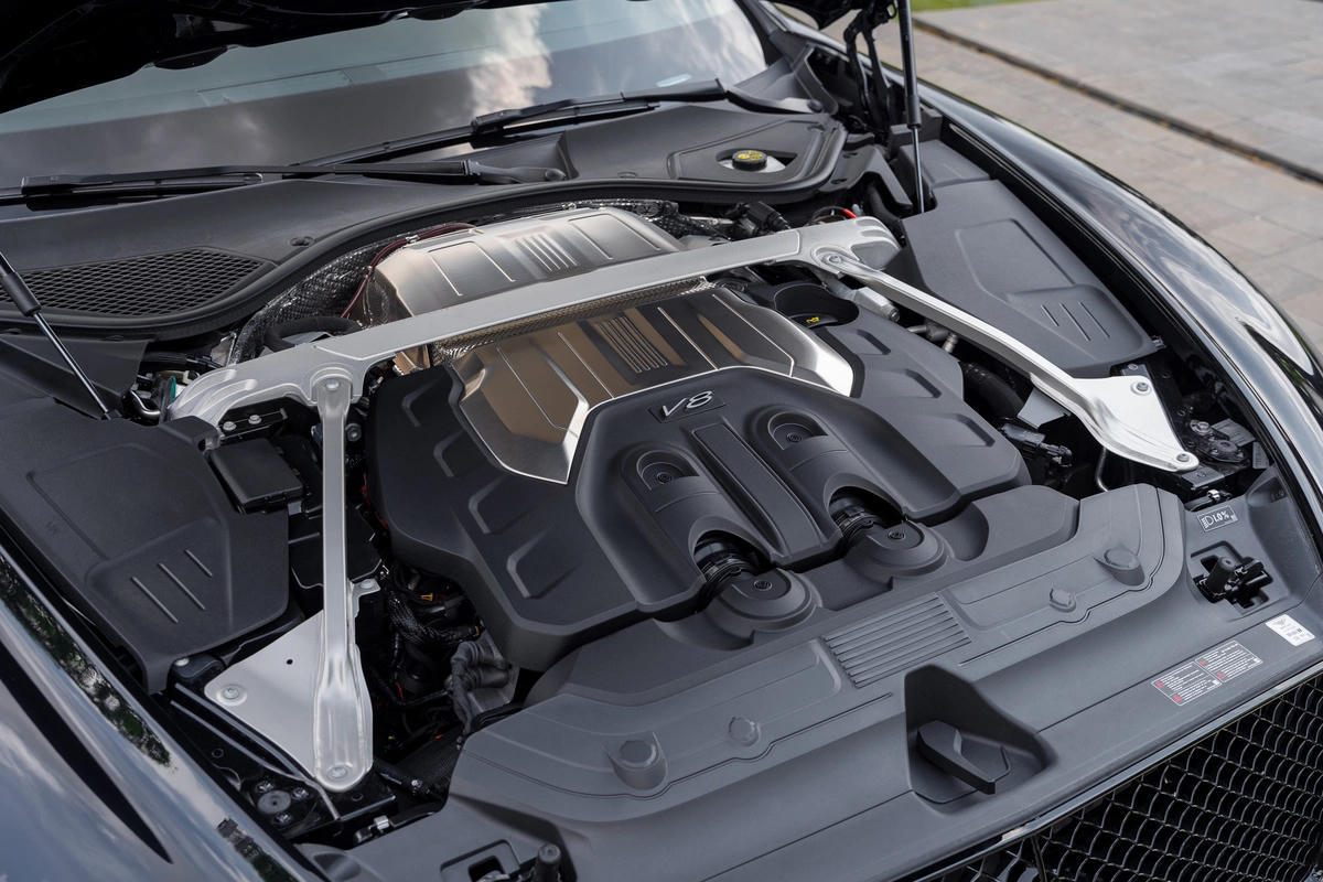 Bentley ra mắt xe mui trần độc bản dành riêng cho thị trường Việt Nam