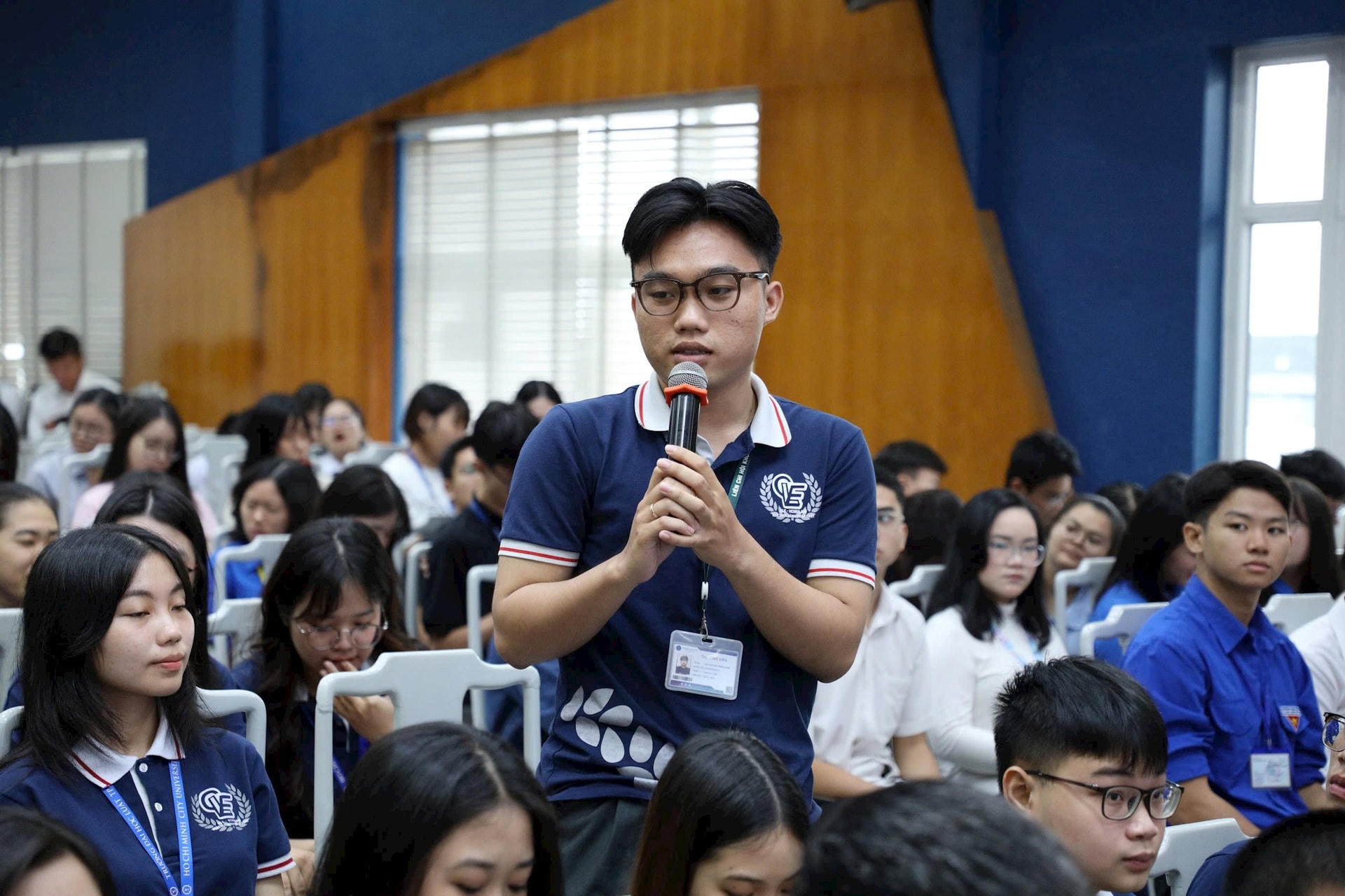 Sinh viên Trường Đại học Luật TP.HCM trả lời câu hỏi tương tác trong chương trình "Tìm hiểu pháp luật về TTATGT" và lễ tổng kết, trao giải cuộc thi tìm hiểu pháp luật về TTATGT năm 2025.