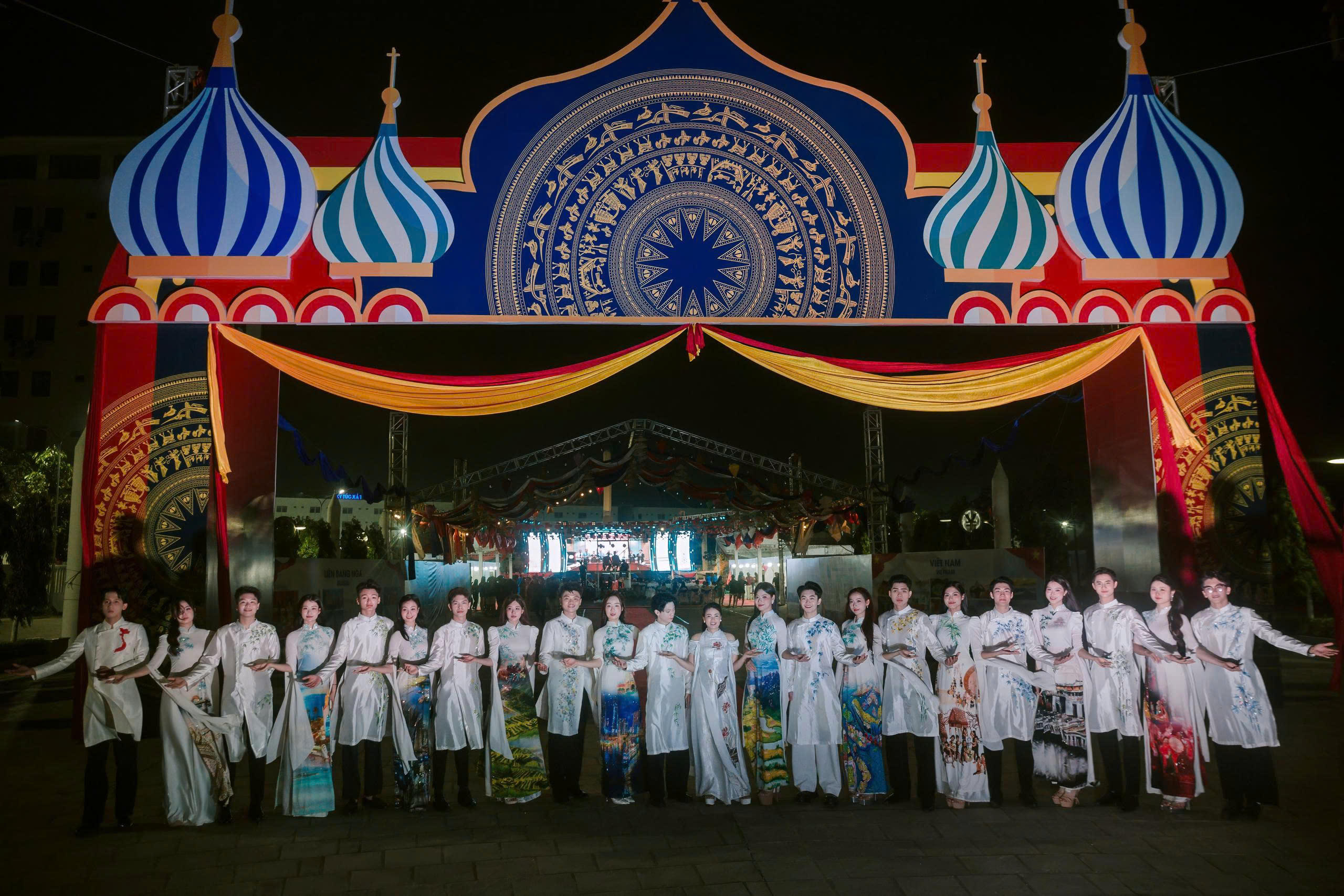 Áo dài Tre xanh - Vẻ đẹp Việt