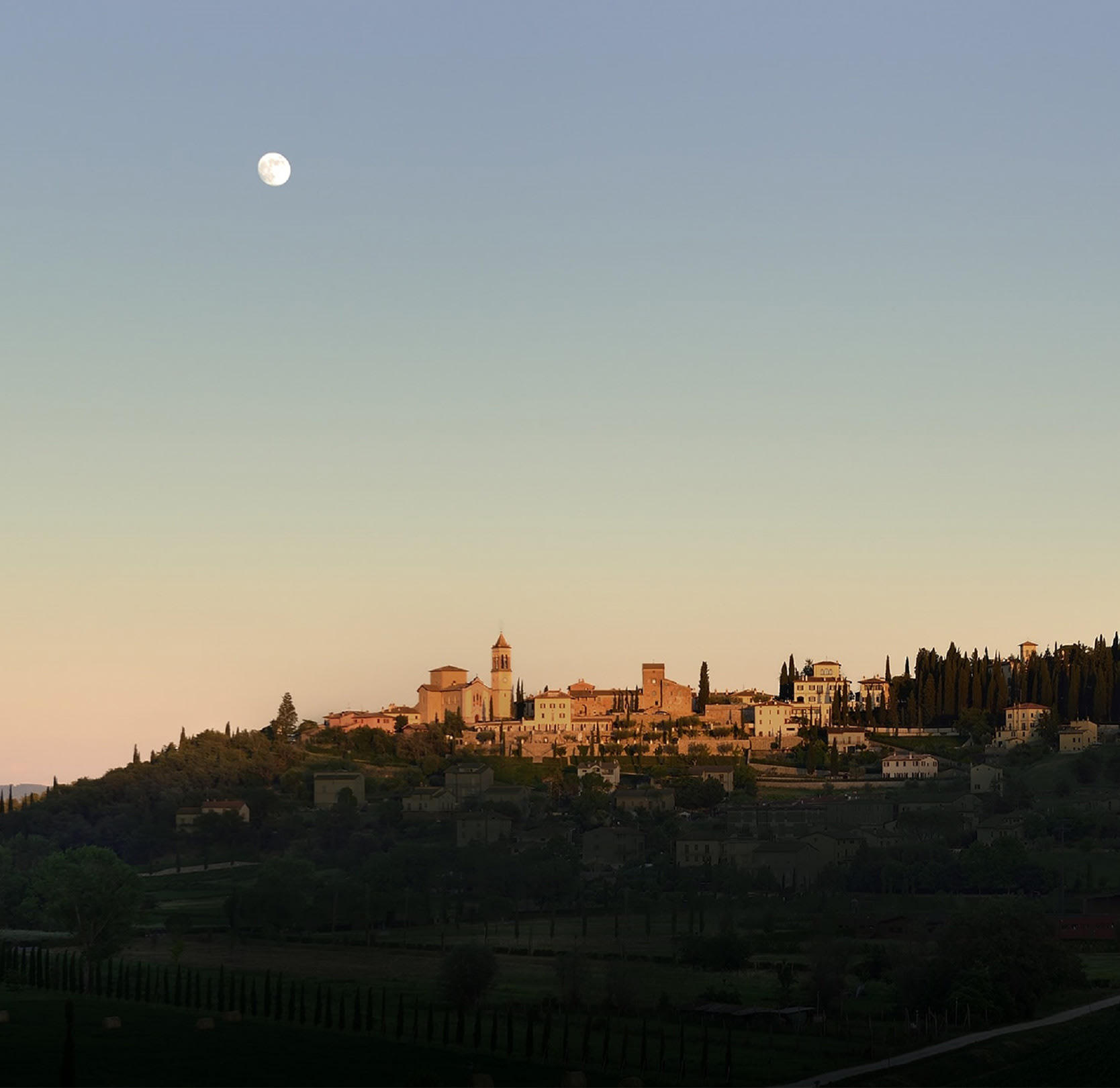 Solomeo, ngôi làng cổ tại Umbria, Italy. Ảnh: Christian Moser / Brunello Cucinelli.