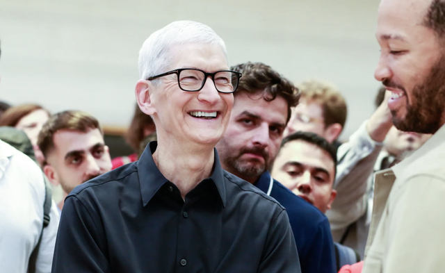 Thu nhập CEO Apple Tim Cook năm 2025 vượt mốc 74 triệu USD Thu nhập CEO Apple Tim Cook năm 2025 vượt mốc 74 triệu USD