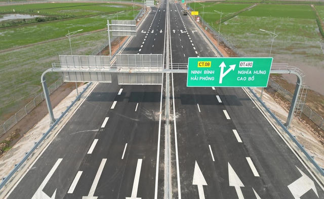 Khẩn trương rà soát, đề xuất nâng cấp các tuyến cao tốc quy mô 2-4 làn xe 