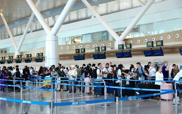 Sân bay Tân Sơn Nhất dự kiến phục vụ 145.000 hành khách/ngày dịp Tết Nguyên đán