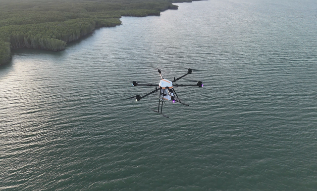 Thành phố đầu tiên ở Việt Nam giao hàng vượt biển bằng thiết bị bay không người lái