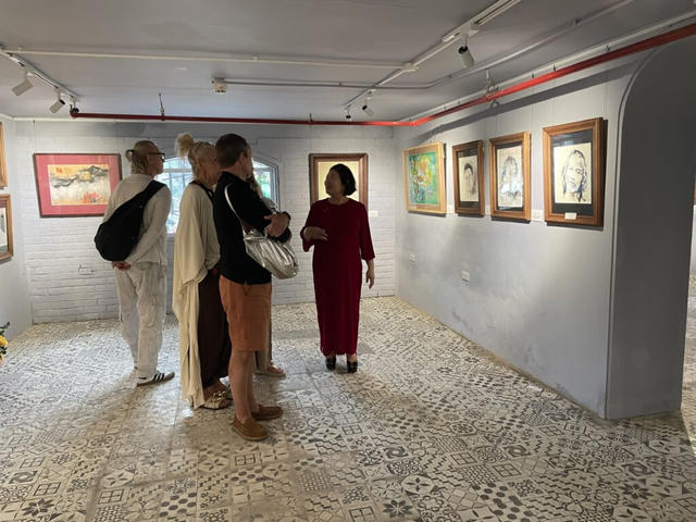 Khai mạc triển lãm “Hà Nội trong mắt ai”