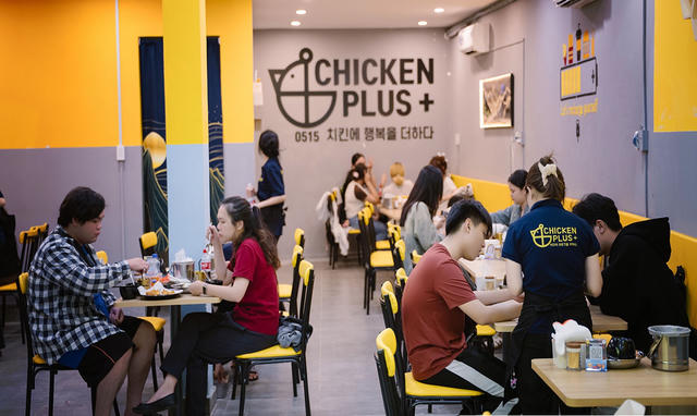 Chuỗi nhượng quyền gà rán Chicken Plus tại Việt Nam có chủ mới 