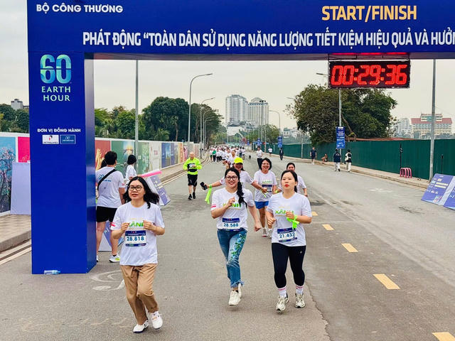 Hơn 2.000 người tham gia giải chạy hưởng ứng Chiến dịch Giờ Trái đất năm 2026