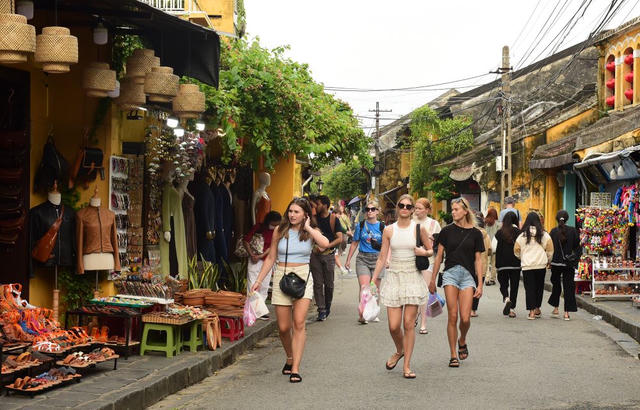 6,76 triệu lượt khách quốc tế đến Việt Nam trong 3 tháng đầu năm 6,76 triệu lượt khách quốc tế đến Việt Nam trong 3 tháng đầu năm