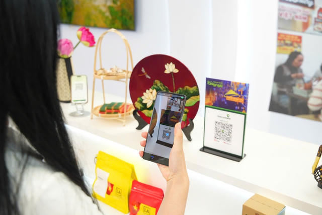 Việt Nam và Trung Quốc chính thức mở rộng dịch vụ thanh toán qua mã QR xuyên biên giới Việt Nam và Trung Quốc chính thức mở rộng dịch vụ thanh toán qua mã QR xuyên biên giới