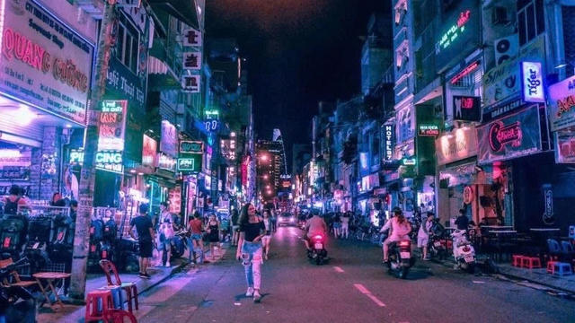 Hà Nội mở rộng dư địa kinh tế đêm với các tổ hợp thương mại 24/7