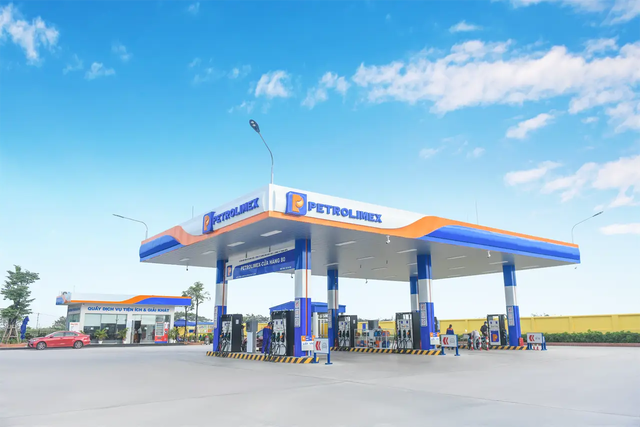 Petrolimex đẩy nhanh chuyển đổi kinh doanh xăng E10