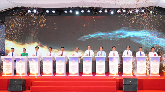 Khởi công cao tốc Vinh - Thanh Thủy, kết nối hành lang kinh tế Việt - Lào
