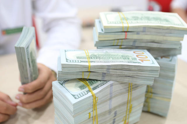 Tỷ giá ngoại tệ ngày 21/5: USD và bảng Anh giữ mức bán ra lần lượt 26.391 và 35.984,11 đồng