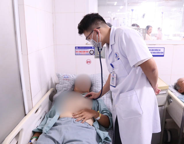 Liên tục tiếp nhận 2 trường hợp sốc nhiệt do nắng nóng