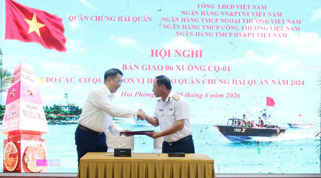 VietinBank hỗ trợ xuồng CQ-01 trị giá 5,2 tỷ đồng cho Hải quân