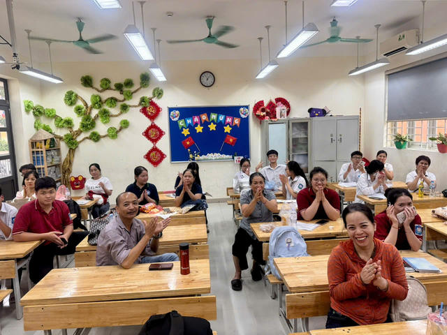 Mở cửa trường học tiếp sức mùa thi
