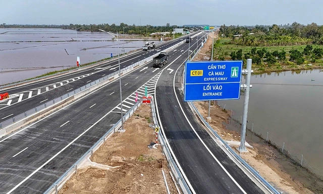 Thu phí 13 đoạn cao tốc Bắc - Nam, cao nhất hơn 130.000 đồng/lượt