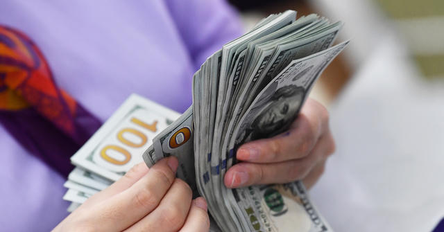 Tỷ giá ngoại tệ ngày 17/6: Đồng USD tiếp tục neo trên 26.400 đồng chiều bán 