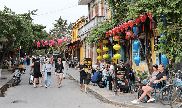 Du lịch Việt Nam thu hút 12,2 triệu khách quốc tế trong 6 tháng