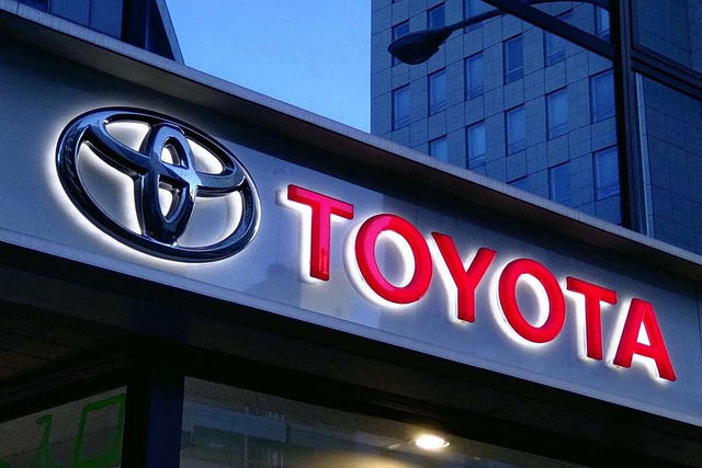 Toyota đầu tư thêm 250 triệu USD, tăng tốc sản xuất thương mại taxi bay