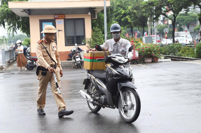 Hà Nội xử lý hơn 300 trường hợp vi phạm an toàn giao thông đường sắt