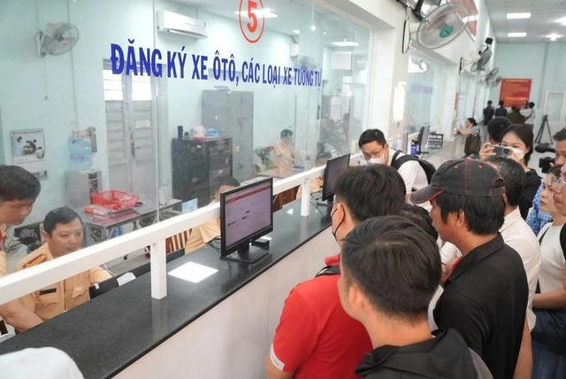 Người dùng VNeID được miễn, giảm phí trước bạ với xe cũ Người dùng VNeID được miễn, giảm phí trước bạ với xe cũ